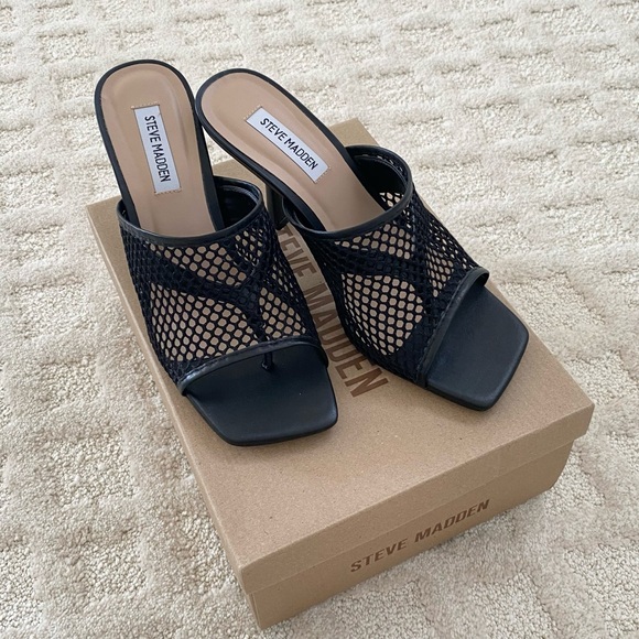 Steve Madden 👯‍♀️ Mesh/Thong Heel Size 8.5 - Picture 2 of 9